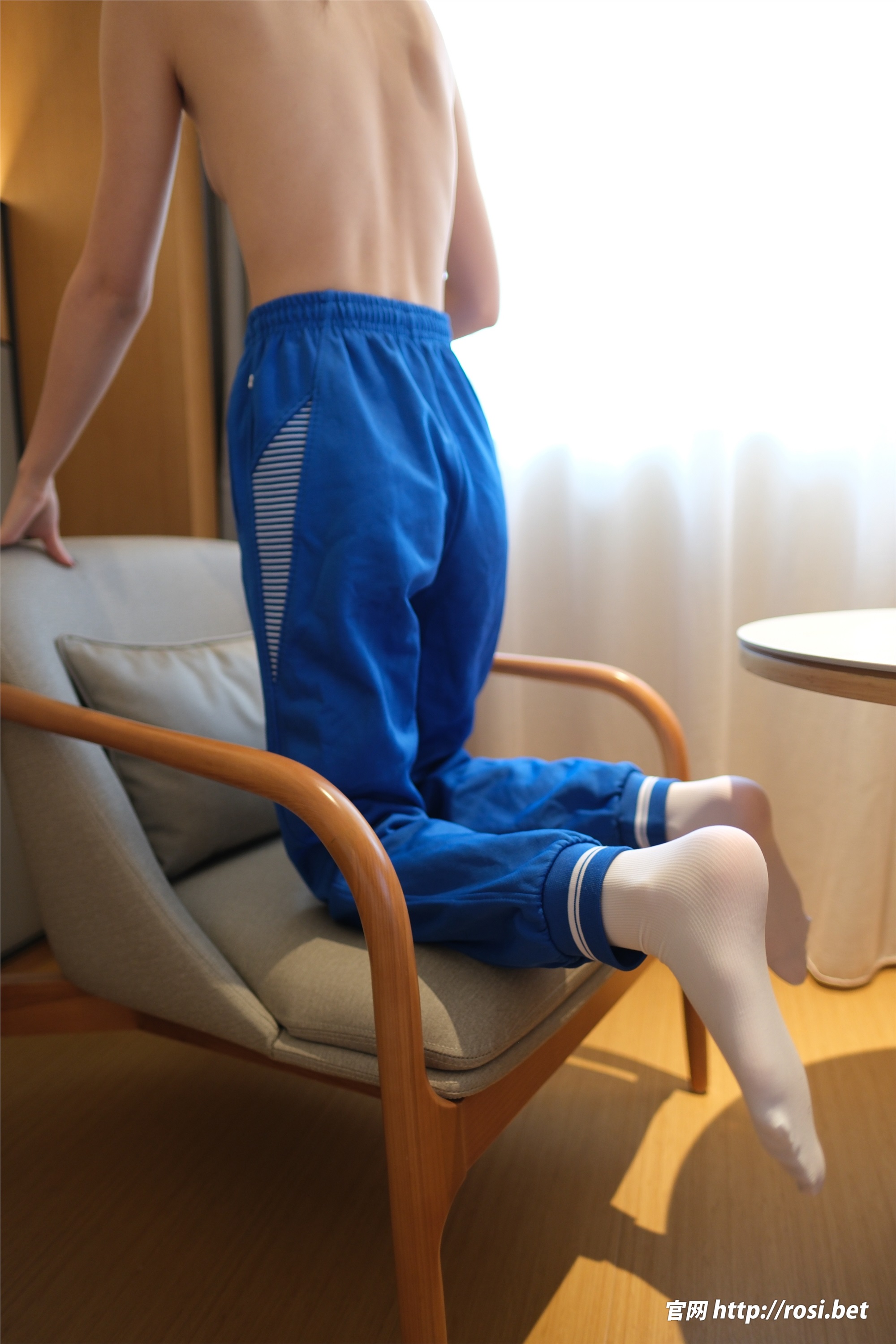 ROSI写真 2025.11.18 NO.5097